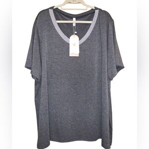 Cueply Ladies Gray Top Size 4X NWT